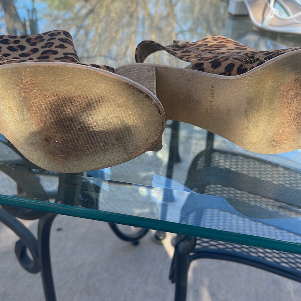 Shoes - Picture 2 of 3